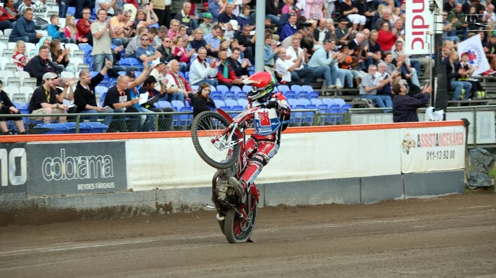 Fartfyllt. Vargarnas Anders Mellgren kommer att köra longtrack i helgen.
