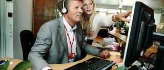 Svenska Spel-vd:n Lennart Käll checkar ut