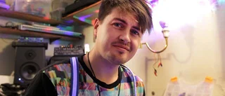 Han skapar musik av tv-spelskonsoler