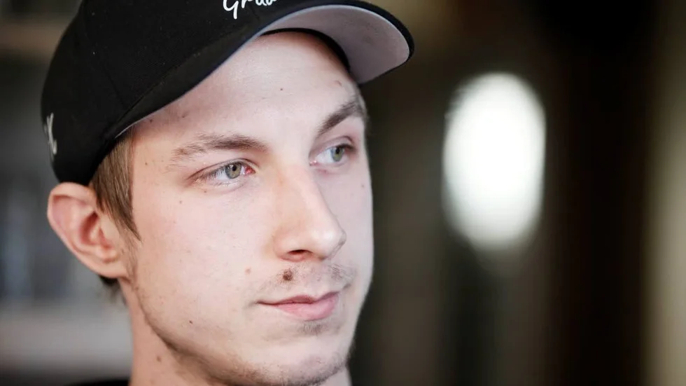 Isak Söderström har blivit en profil på Sudret, en ung man som kämpar för landsbygden.