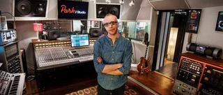 Kliv in bakom kulisserna i Kents studio