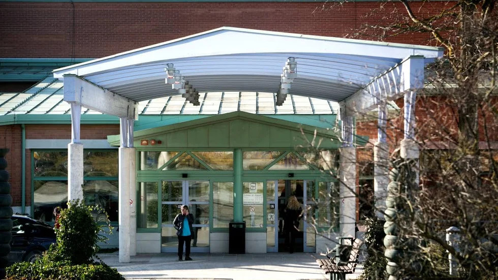 Hälso- och sjukvårdsnämndens ordförande uttalat sig positivt om kioskplanerna, men tjänstemännen är mer skeptiska.