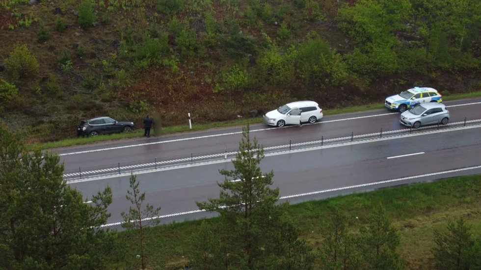 Bilisten körde på lördagsmorgonen av E22 vid Klevbrinken och hamnade i diket.