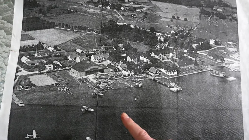 Då. Fotot är taget kring 1930 då marinan var nybyggd.
