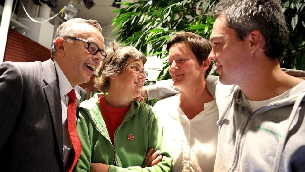 Valnatten 2014. Åke Svensson (S), Brittis Benzler (V), Isabel Enström (MP) och Stefaan De Maecker (MP) har just blivit omvalda och ska omvandla löften till handling.