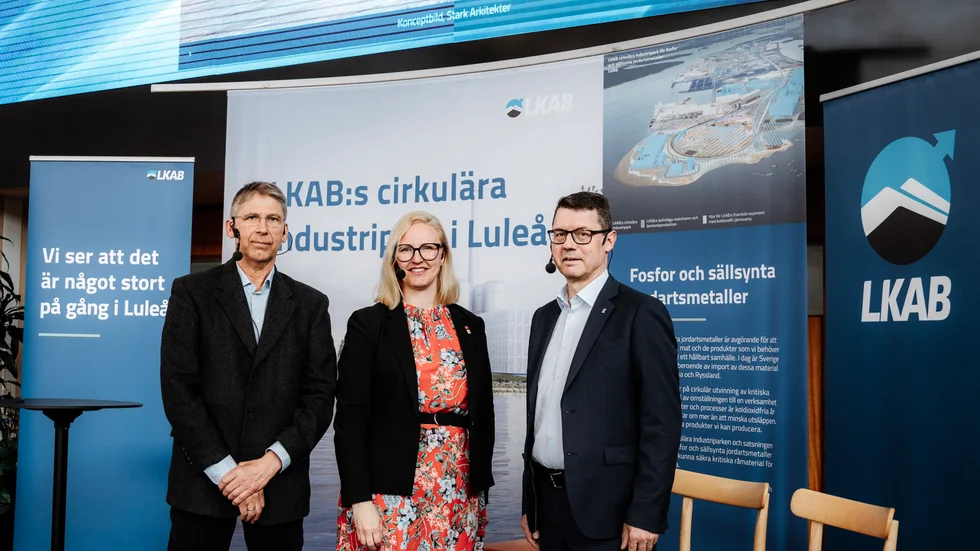 Kommunalrådet Carina Sammeli (S) och Luleå vann dragkampen om Reemaps etablering. På bilden syns hon tillsammans med LKAB:s vd Jan Moström och affärsområdeschef Leif Boström.