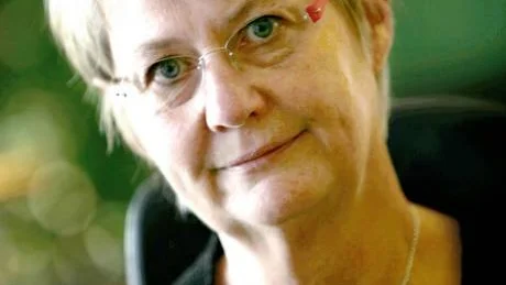 Skolöverläkare Katarina Michanek har ansvar för att behandlingen av barn som får diagnosen ADHD grundar sig "på vetenskap och beprövad erfarenhet". Kommer hon nu att stoppa all medicinering efter MTA-studien, som bara visar på negativa effekter av medicinering vid ADHD?