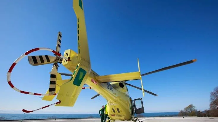 Räddningshelikopter
 
   
   Upphovsrätt :Tommy Söderlund/ GT  0739/252506                                      
   Får ej vidareutnyttjas utan tillstånd från upphovsman.
   Tillstånd ges dock i utsträckning enligt  
   lokalt UHR avtal för GotlandsMedia AB
   Kontakt:
   Fotograf Tommy Söderlund
   0739/252506  0498/202416
   tommy.soderlund@gotlandstidningar.se
