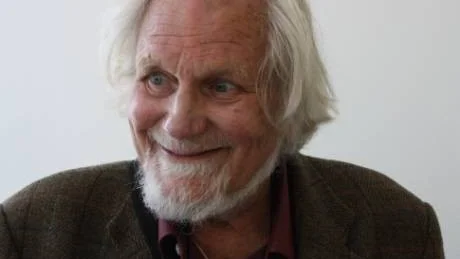 83-årige Evert Lindfors växte upp i Visby men bor sedan många år i södra Frankrike där han fortfarande verkar som skulptör.
