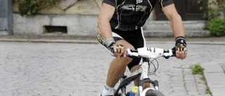 Salming har bytt klubba mot cykel
