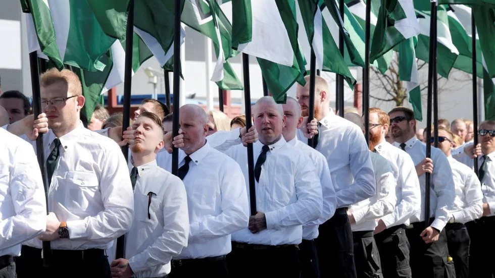 Nazistiska Nordiska motståndsrörelsen. Demonstrerade i Falun första maj.