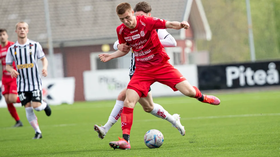 PIF-talangen William Videhult har tränat för fullt i en vecka och är beredd på att plocka upp formtråden igen mot Örebro Syrianska.