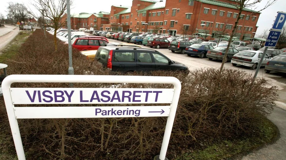 PARKERINGSPROBLEM. Många anställda vid lasarettet får ägna mycket tid åt att hitta en parkering. Inte okej tycker insändarskribenten.