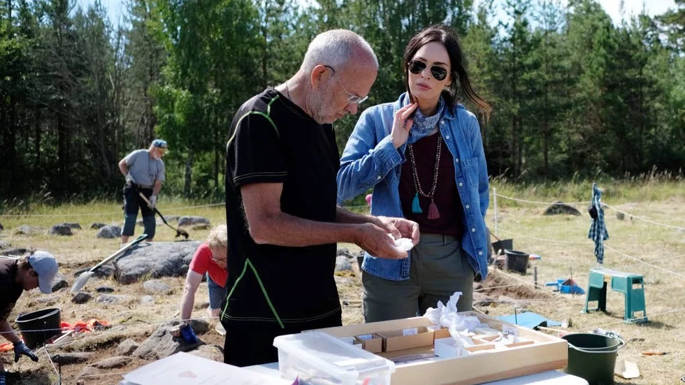 Megan Fox och Dan Carlsson vid förra årets utgrävningar.