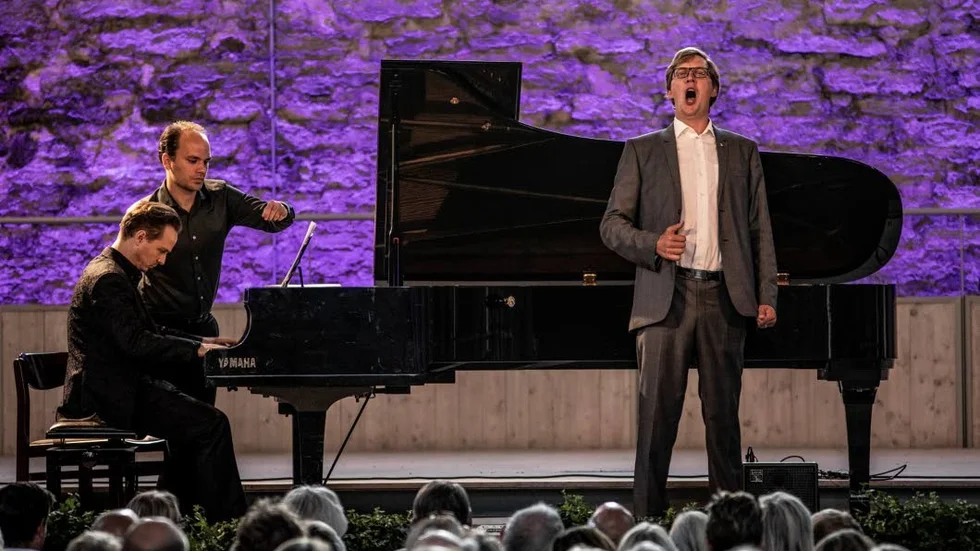 Gotlänningen Henning von Schulman och pianisten Henrik Måwe gjorde en stark tolkning av Musorgskijs ”Dödens sånger och danser”.