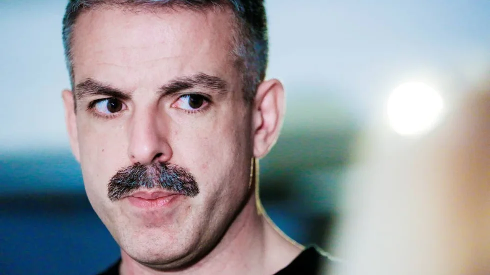 Språket. Oscar Guermouche intresserar sig för hur språket blir till en identitetsbärande faktor.