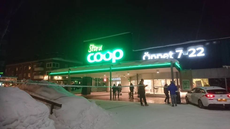 Avspärrat. Stora Coop i Boden utrymdes och avspärrades i går kväll sedan ett grovt brått begåtts. Nu är avspärrningarna hävda.