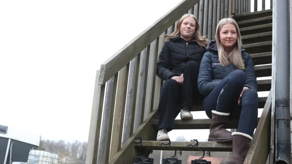 Frida Andersson och Tindra Holmertz prisades på Ridsportgalan den 2 april. Tindra fick priset för årets ponnyryttare i dressyrklassen 2020 och för årets ungdomsprestation 2021. Frida Andersson fick pris som årets ponnyryttare 2021 i dressyrklassen.