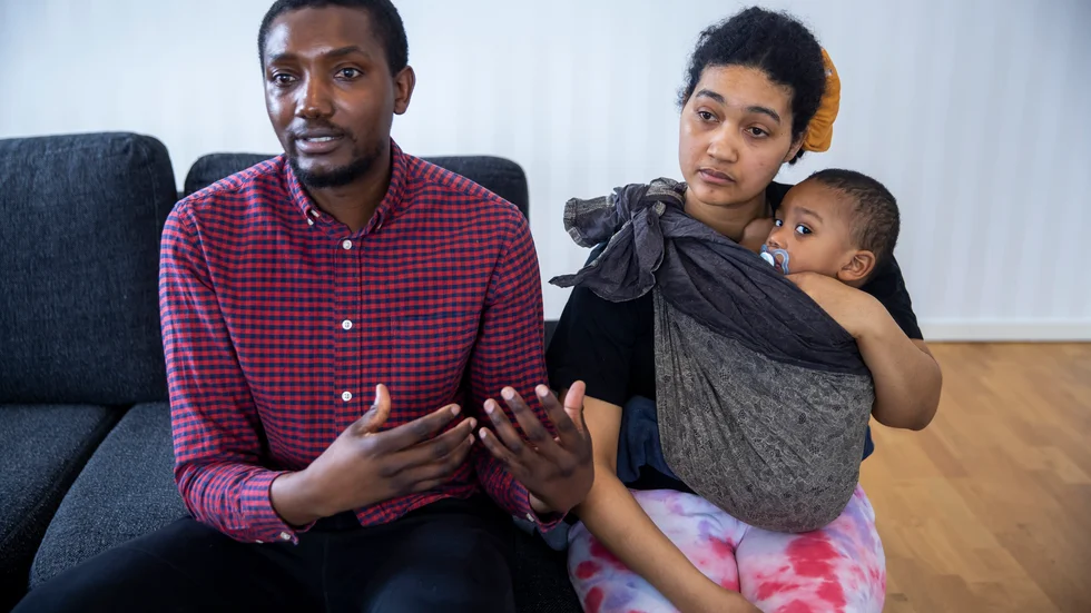 "Jag fruktar för mitt liv om jag tvingas återvända till Moçambique. Om det hade varit säkert där för mig och min familj hade vi aldrig rest därifrån", förklarar Amri Jean här tillsammans med frun Sara Jamaldine och minstningen Joshua.   