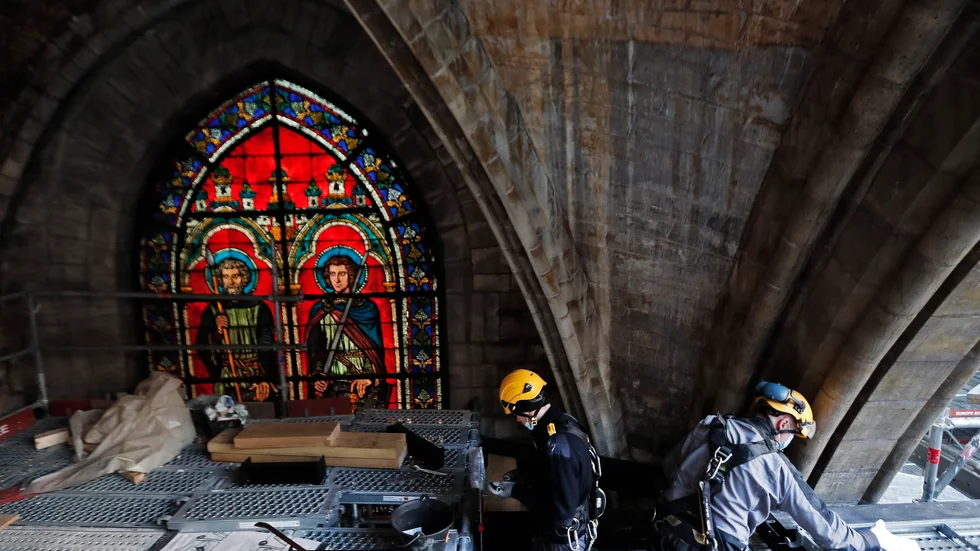 Förhoppningen är att arbetet med den eldhärjade katedralen Notre-Dame ska vara färdigt i tid till sommar-OS 2024. Arkivbild från förra året.