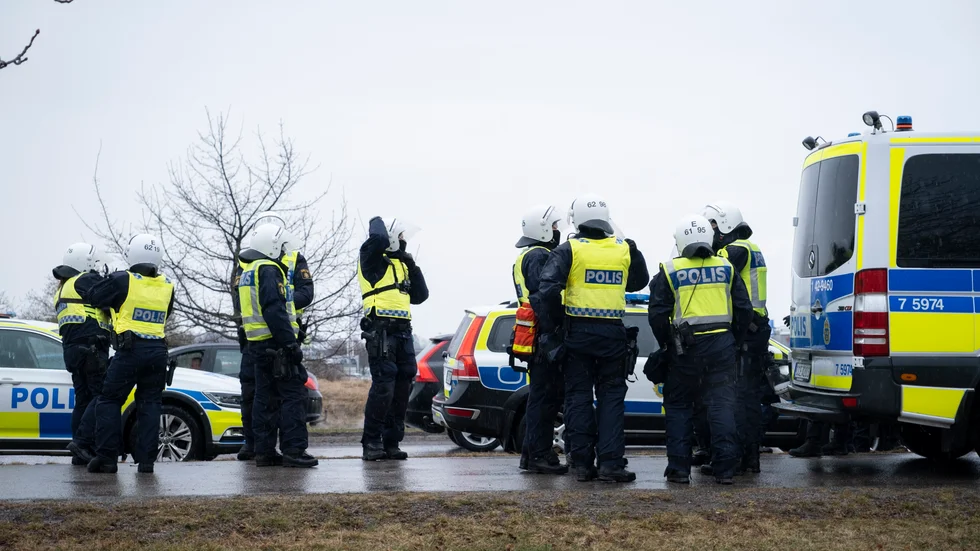 Under skärtorsdagen utbröt upplopp i Skäggetorp. 
