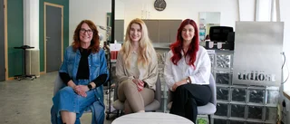 Trion Mona, Hilda och Wilma klipper i klassiska lokalen: "Det är härligt hur man hittar ihop"