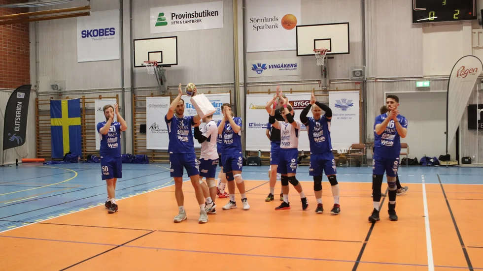 VVK tackade den trogna hemmapubliken för den här säsongen och spelarna var givetvis lite besvikna över förlusten mot Flody.