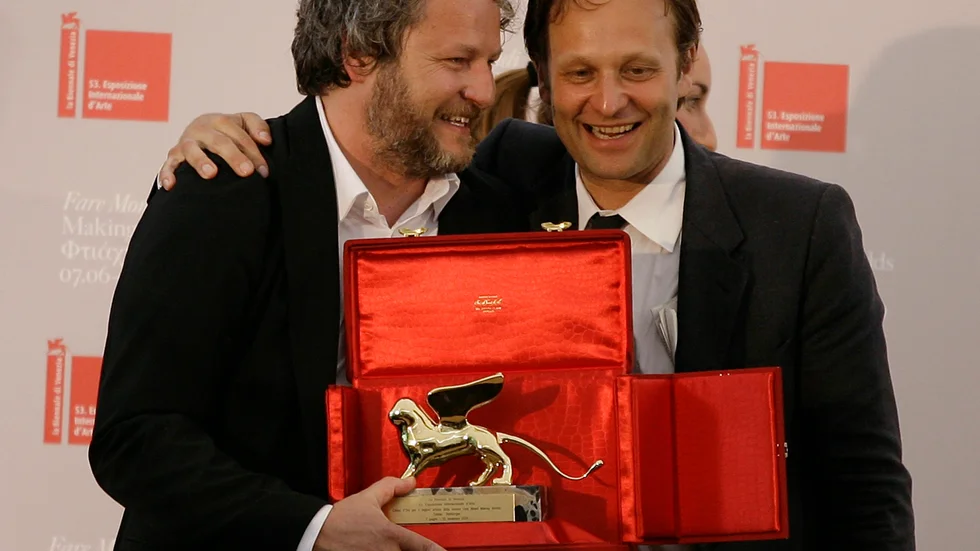 Tobias Rehberger (till vänster) är kurator för invigningsutställningen på det nyöppnade museet Momem. Här tillsammans med svenske Daniel Birnbaum under Venedigbiennalen 2009. Arkivbild.