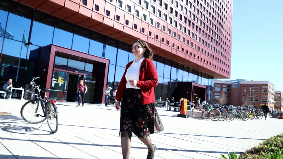 Sveriges utbildningsminister Anna Ekström (S) besökte under tisdagen det nya studenthuset vid Campus Valla i Linköping. Ett studenthus som hon var med och beslutade om då hon innehade rollen som styrelseordförande för universitetet.