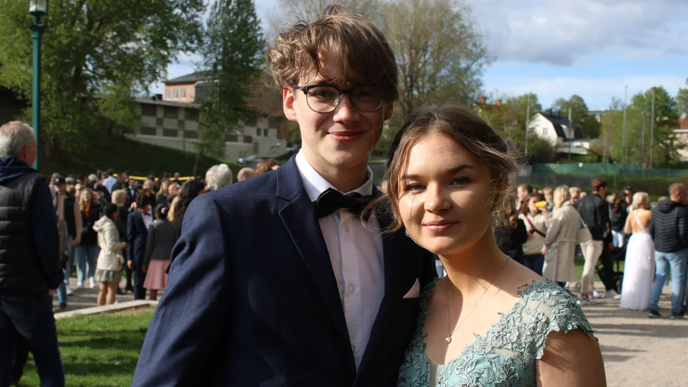 "Det var nervöst men väldigt kul att dansa, jag tyckte att jiven var roligast", säger Sara Walker Tunek (till höger i bild).