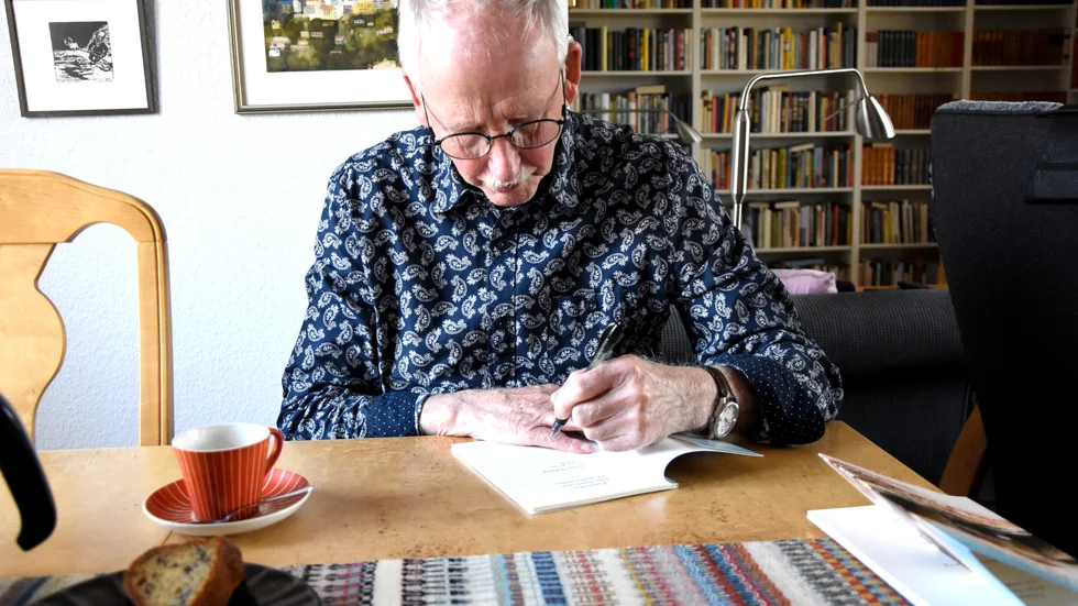 Sven Nyberg debuterade som poet 1977 med diktsamlingen "Sista sommaren i Bensbyn". Han har därefter skrivit fem diktsamlingar, texter till barnvisor och handledningar för skapande svenska. Nu aktuell med "Limerickar från Norrbotten och andra ställen".