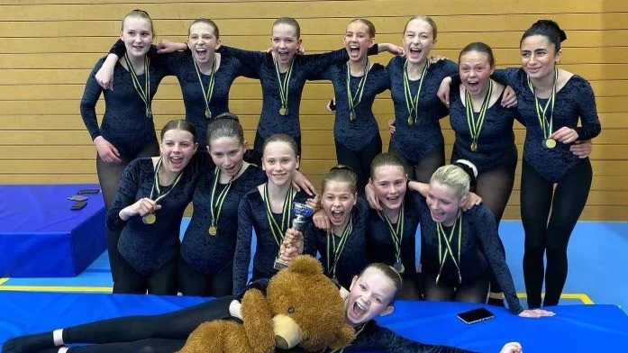 "I den här tävlingen hade vi lite tuffare konkurrens än den vi tävlade i, i vintras. Så det var ingen självklarhet att vi skulle ta medalj" säger lagets tränare Jennie Majanen.