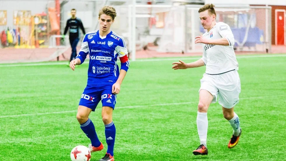 Mittfältsgeneralen. Sebastian Sandlund gjorde IFK Luleås mål mot Kemi Kings.
