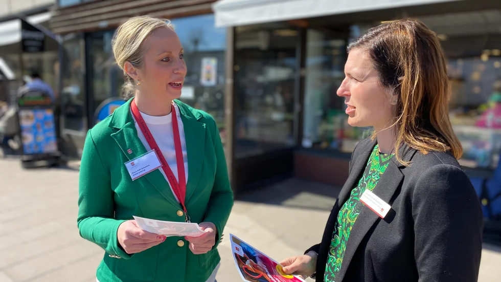 "Det här gör vi för att kunna möjliggöra för våra fantastiska, hårt arbetande medarbetare att kunna få semester i sommar", säger Petra Käll Antonsen och Josefin Linde Axelsson.