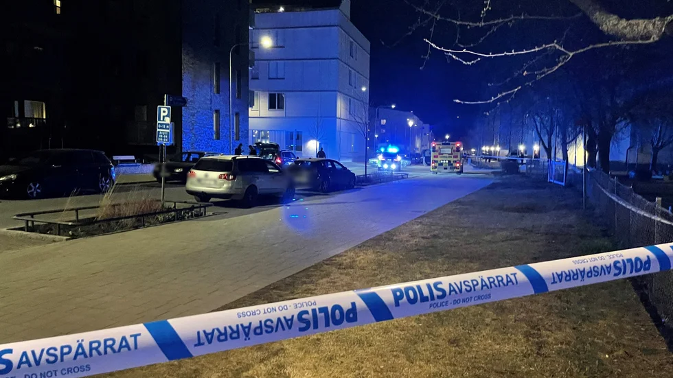 Bild från brottsplatsen i Sala backe den 20 april, där en man skadades i en skottlossning.