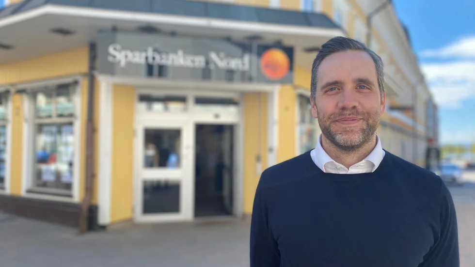 Christofer Lilja arbetar som privatrådgivare på Sparbanken Nords digitala kontor.