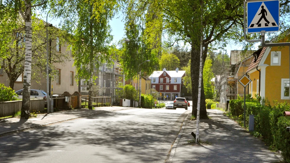 Nu ska hastigheten på Slottsgatan sänkas igen. Efter år av påtryckningar har de boende blivit hörsammade.