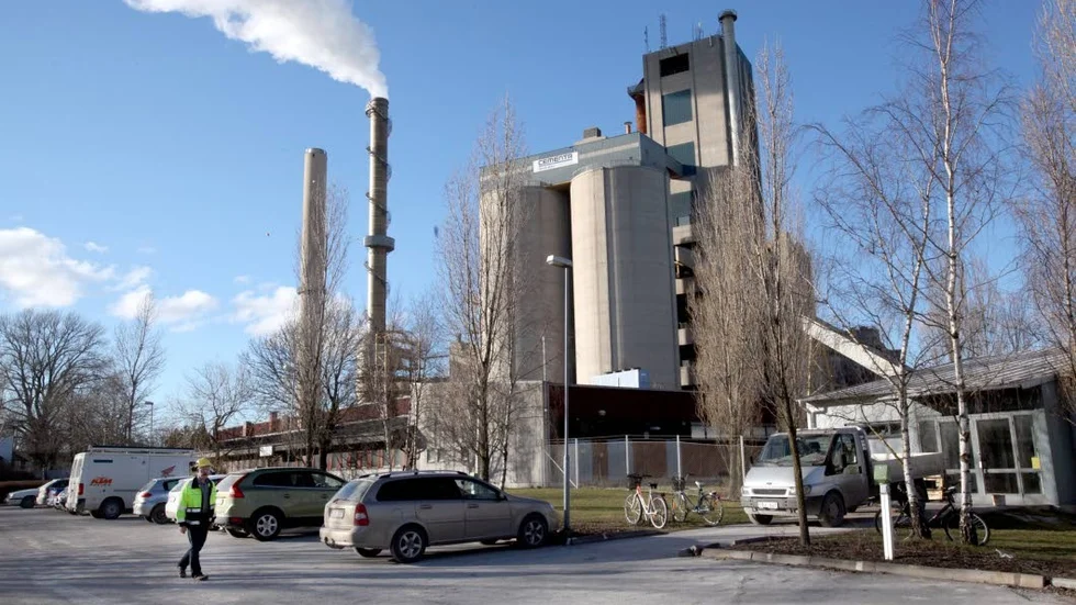 Länsstyrelsen anser att Cementa måste göra fler åtgärder mot buller.