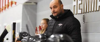 Spelartruppen krävde tränarens avgång