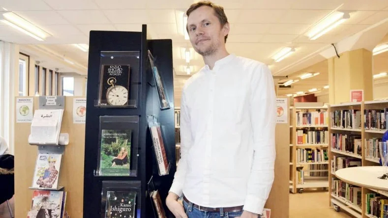 Kände till. Fredrik Rönnberg, bibliotekschef i Boden har läst en del av Kazuo Ishiguro. "Han är bra och lättläst", säger han.
