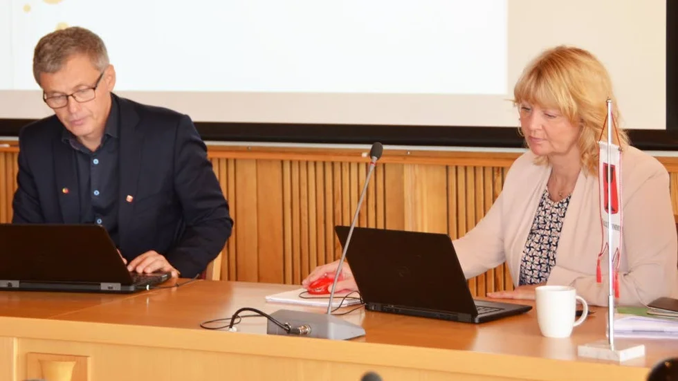 SAMMANTRÄDE. Tommy Nilsson, kommunalråd och Maria Henriksson, kommundirektör.