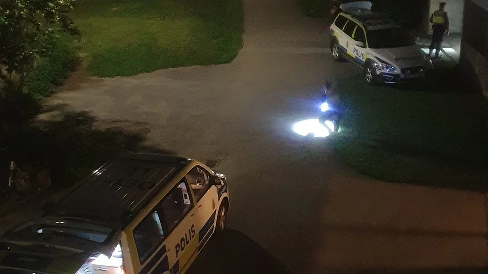 Polisen ryckte ut med flera patruller efter larmet som inkom vid 01.30-tiden natten mot fredagen.