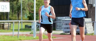 Stora framgångar för Nyköpingslöparen i VM – Viveka, 82, tog hem tre medaljer: "Det känns stort"