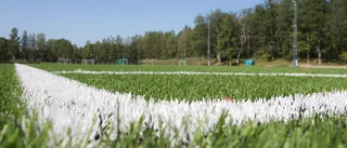 Efterlängtad invigning av nya konstgräsplanen