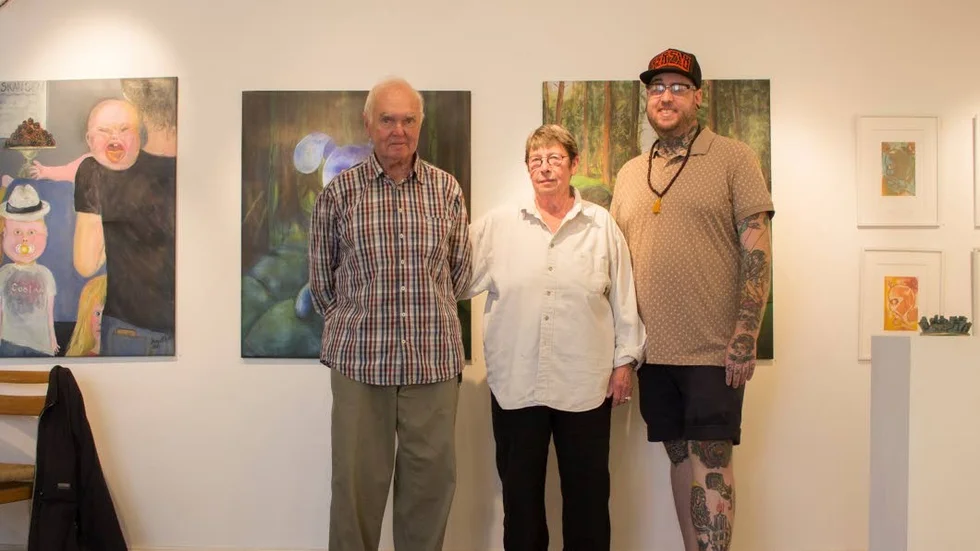 Bennet Edh, Cathrine Trägårdh och Pontus Hammar är nöjda med utställningen.