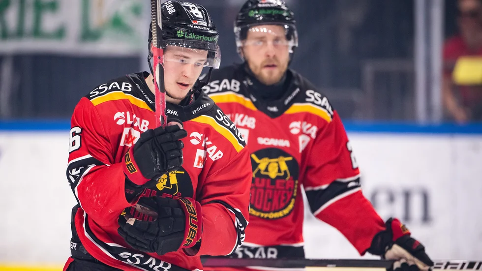220430 Luleås Pontus Andreasson under final ett i SHL mellan Luleå och Färjestad den 30 april 2022 i Luleå. 
Foto: Simon Eliasson / BILDBYRÅN / COP 159 / SE0115