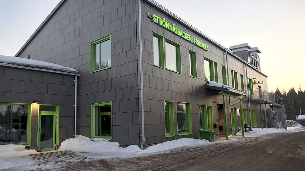 "Jag vill ge en verklighetsbild av Strömnäsbackens förskola som har en härlig miljö som är anpassad utifrån barnens bästa", skriver signaturen "Glad och tacksam"
