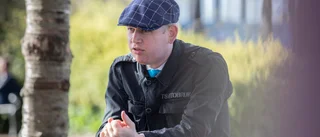 TV: "Jag är olycklig över att poliser skadades"