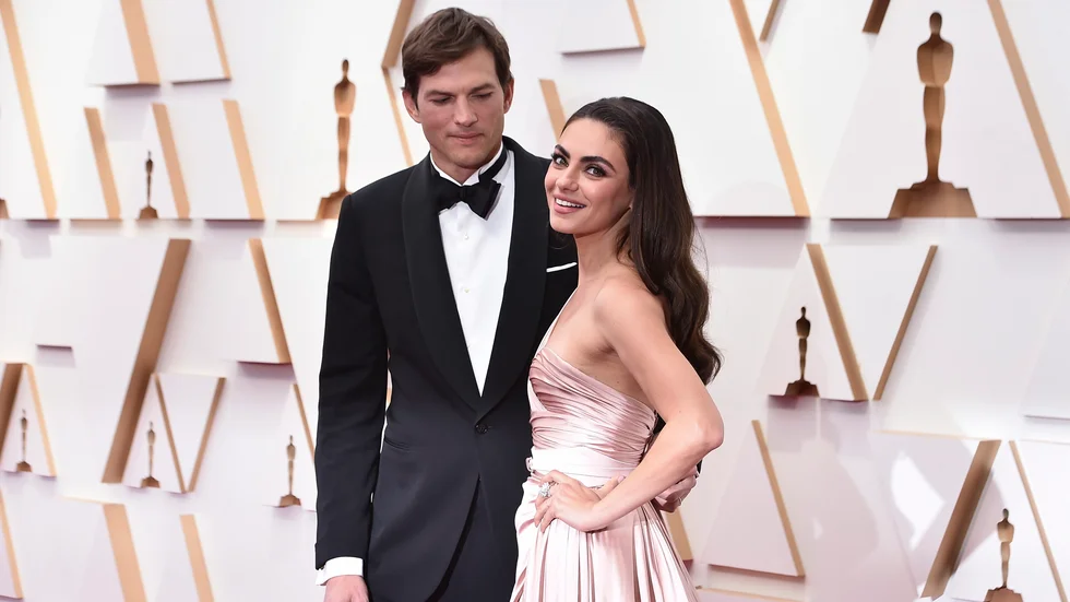 Ashton Kutcher och Mila Kunis dyker upp i spinoff-serien "That '90s show". Arkivbild.