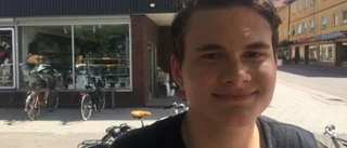 Enköpingsbor om riksdagens beslut att fälla Löfven
